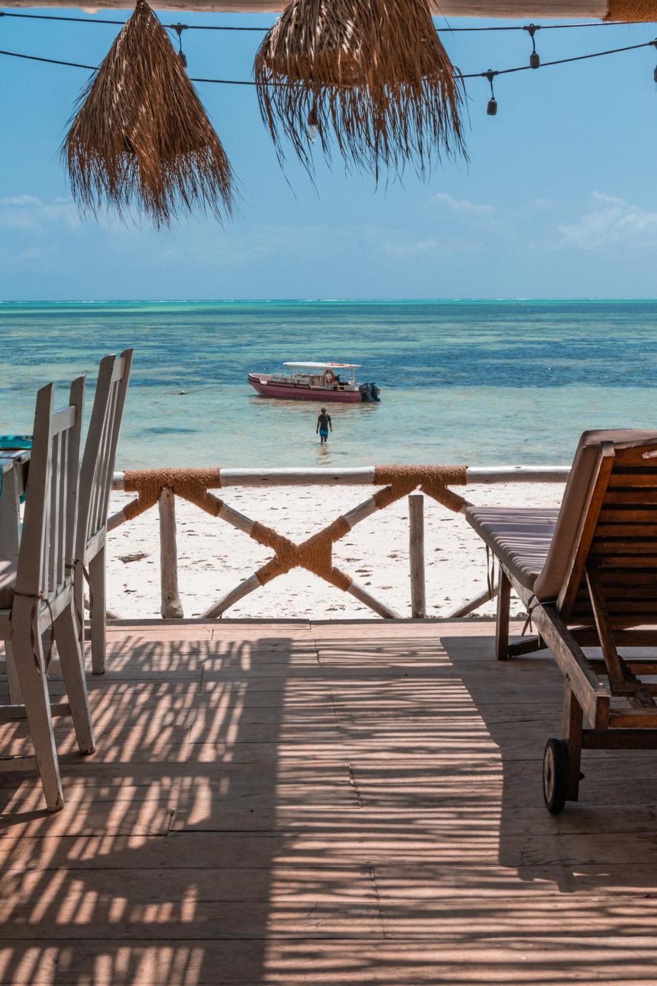 Hotel Pili Pili Lagoon Beach