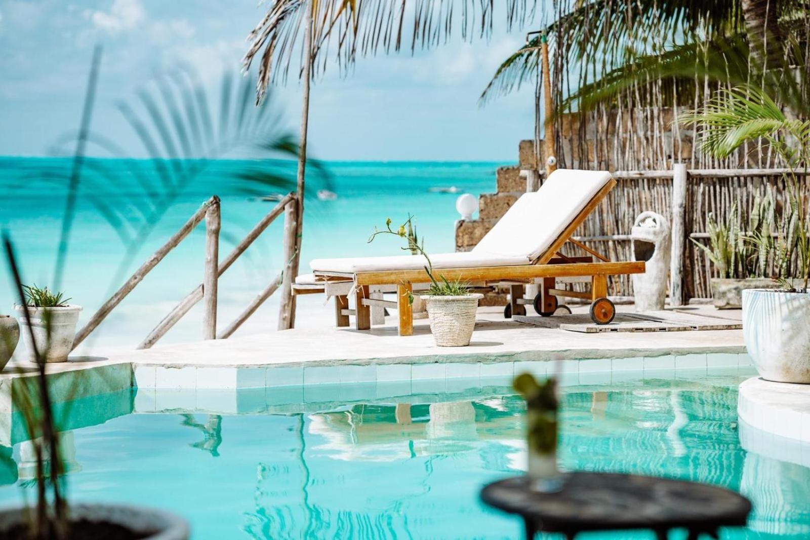 Hotel Pili Pili Lagoon Beach